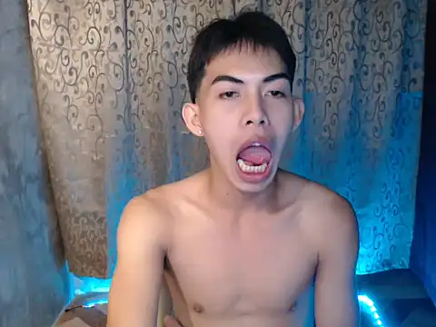 Snapshot of Urhotsilverboy chatting on November 23, 2025, 3:17 am Urhotsilverboy online show from November 23, 2025, 3:17 am