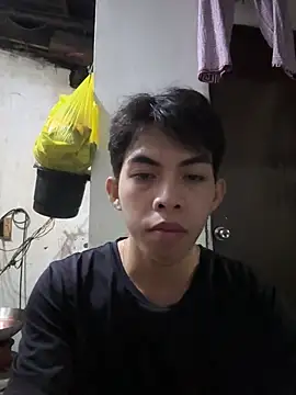 Snapshot of Urhotsilverboy chatting on March 20, 2026, 7:19 pm Urhotsilverboy online show from March 20, 2026, 7:19 pm