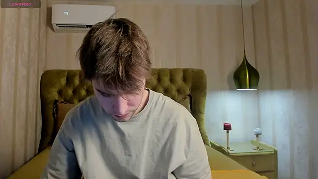 Snapshot of JonnahHell chatting on November 19, 2025, 12:27 pm JonnahHell online show from November 19, 2025, 12:27 pm