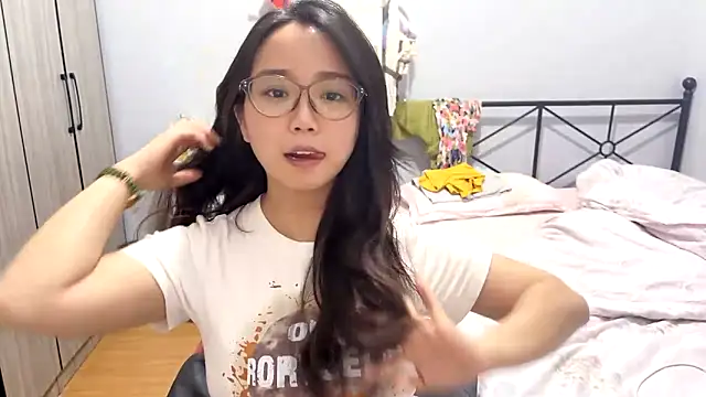 Hmm 0303 online show from April 27, 2026, 4:27 pm