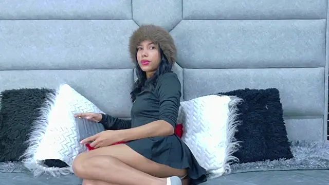 EsmeraldaBlake online show from March 13, 2026, 12:01 pm