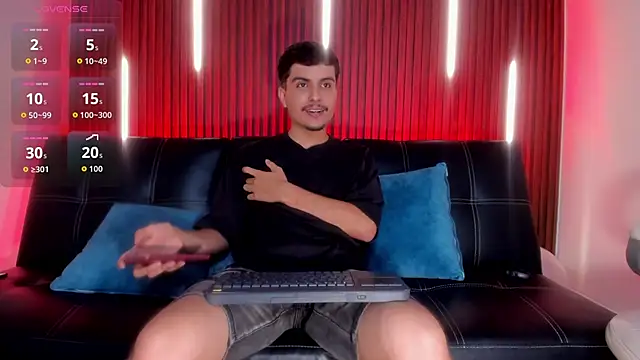 Snapshot of NicolasRey1 chatting on November 27, 2025, 5:09 am NicolasRey1 online show from November 27, 2025, 5:09 am