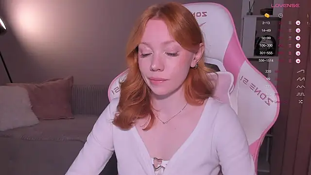 Elisahsthetics online show from May 2, 2026, 11:32 pm
