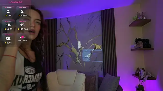 TessaaFox online show from February 2, 2026, 12:04 pm