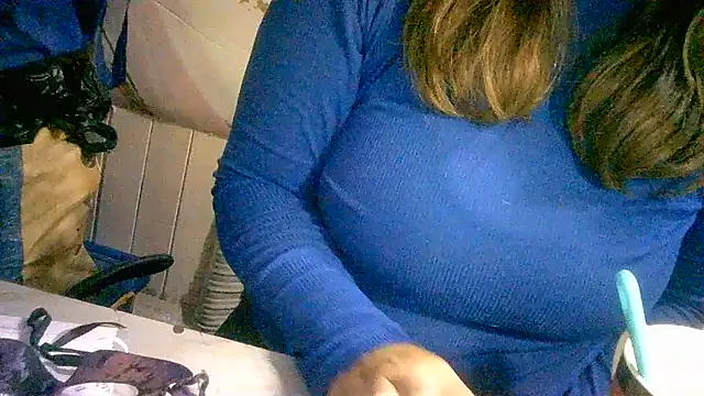 Snapshot of Zulreyna chatting on June 30, 2026, 4:35 am Zulreyna online show from June 30, 2026, 4:35 am