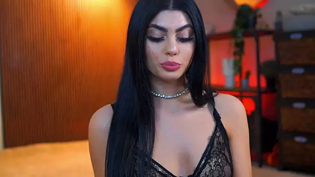 RavennaDArcy online show from December 2, 2025, 7:09 pm