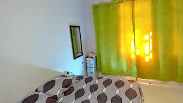 luanaw1 online show from April 26, 2026, 2:04 pm