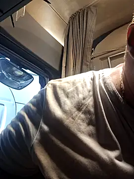 Snapshot of Grase44 chatting on November 18, 2025, 8:57 pm Grase44 online show from November 18, 2025, 8:57 pm