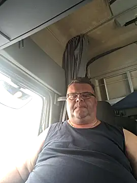 Snapshot of Grase44 chatting on May 17, 2026, 11:39 am Grase44 online show from May 17, 2026, 11:39 am