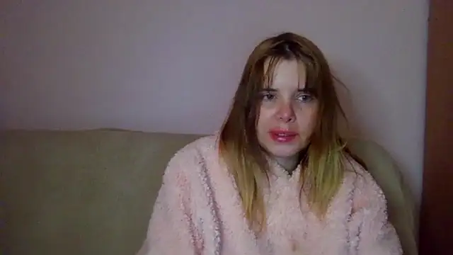 HornyElena online show from November 19, 2025, 6:52 pm