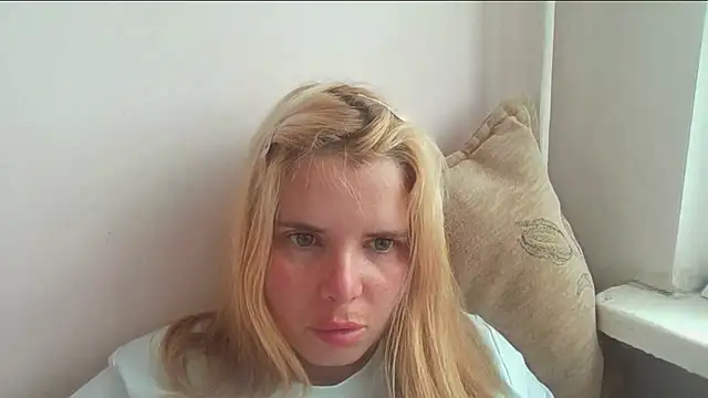 HornyElena online show from June 9, 2026, 3:23 pm