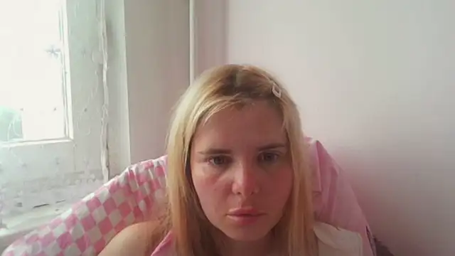 HornyElena online show from June 12, 2026, 3:22 pm