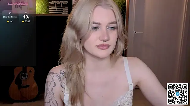 Snapshot of eshleeygreen chatting on May 31, 2026, 7:48 pm eshleeygreen online show from May 31, 2026, 7:48 pm