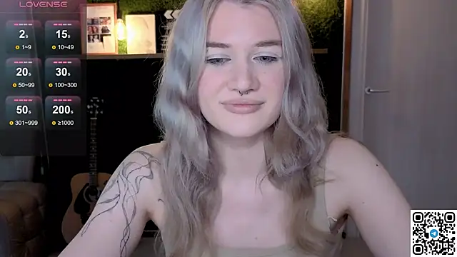 Snapshot of eshleeygreen chatting on June 27, 2026, 8:08 am eshleeygreen online show from June 27, 2026, 8:08 am