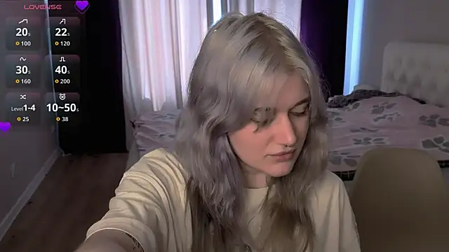 Snapshot of eshleeygreen chatting on July 19, 2026, 11:25 am eshleeygreen online show from July 19, 2026, 11:25 am