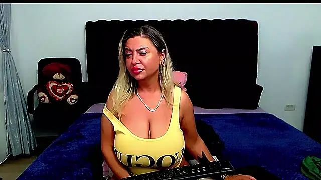 xplayfullblondexx online show from July 11, 2026, 5:32 am