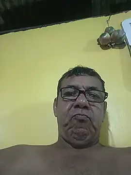 Snapshot of bruno_324278 chatting on May 11, 2026, 4:40 am bruno 324278 online show from May 11, 2026, 4:40 am
