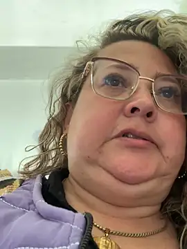 CurvyRosse  online show from March 13, 2026, 7:42 pm