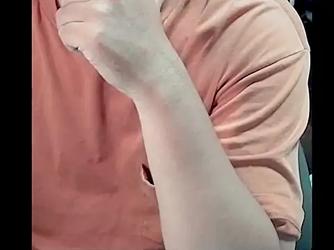 kk05483 online show from November 5, 2025, 7:47 pm