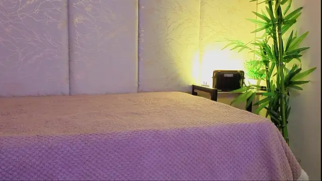  ViolletteNoir  online show from March 16, 2026, 9:08 pm