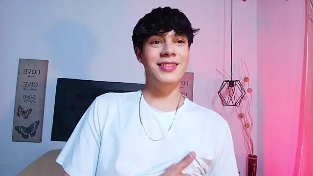 Snapshot of Isaac_Kurtt chatting on November 21, 2025, 7:56 pm Isaac Kurtt online show from November 21, 2025, 7:56 pm