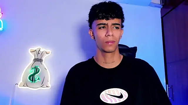 Snapshot of Quetzal_coatl_ chatting on November 7, 2025, 8:42 pm Quetzal coatl online show from November 7, 2025, 8:42 pm