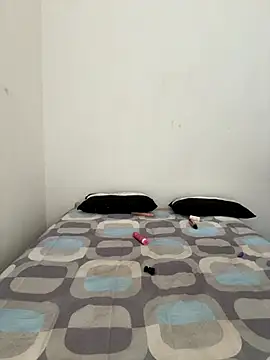 Snapshot of NiaLong21_ chatting on November 16, 2025, 2:33 pm NiaLong21 online show from November 16, 2025, 2:33 pm