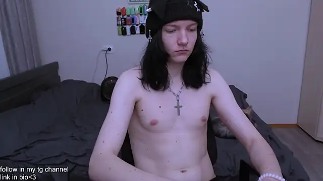 Snapshot of RaidenXL chatting on November 25, 2025, 11:21 am RaidenXL online show from November 25, 2025, 11:21 am