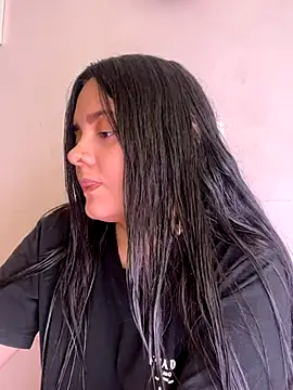 candicewest  online show from December 14, 2025, 4:12 pm