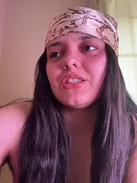 candicewest  online show from April 30, 2026, 7:09 pm
