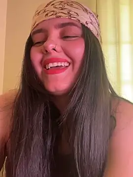 candicewest  online show from May 26, 2026, 6:37 pm