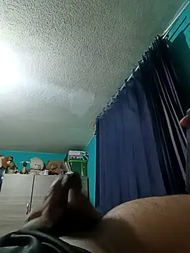 Snapshot of Loquillopajero chatting on February 18, 2026, 12:45 pm Loquillopajero online show from February 18, 2026, 12:45 pm