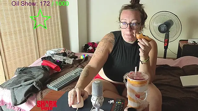 JadeStarUK online show from April 23, 2026, 1:29 am