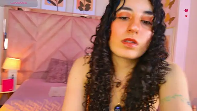 DemiJones  online show from April 24, 2026, 3:53 am