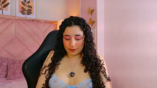 Snapshot of DemiJones_ chatting on June 11, 2026, 4:43 am DemiJones online show from June 11, 2026, 4:43 am