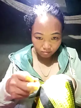 Snapshot of susunini chatting on November 12, 2025, 9:32 am susunini online show from November 12, 2025, 9:32 am