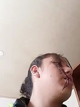 Snapshot of iriss_05 chatting on December 5, 2025, 12:03 pm iriss 05 online show from December 5, 2025, 12:03 pm