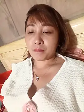 Snapshot of Missa-kute20 chatting on November 19, 2025, 2:39 pm Missa-kute20 online show from November 19, 2025, 2:39 pm