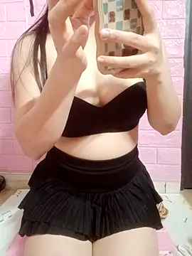 NannanLy2002 online show from December 22, 2025, 6:49 pm