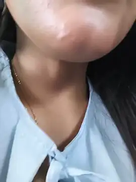 Snapshot of ALEJA__22 chatting on June 6, 2026, 9:30 pm ALEJA 22 online show from June 6, 2026, 9:30 pm