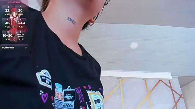  vaiolet owo online show from March 11, 2026, 5:19 pm