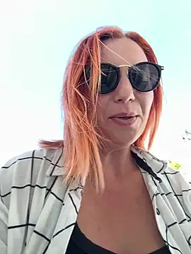 Snapshot of pervimilf chatting on June 19, 2026, 9:35 am pervimilf online show from June 19, 2026, 9:35 am