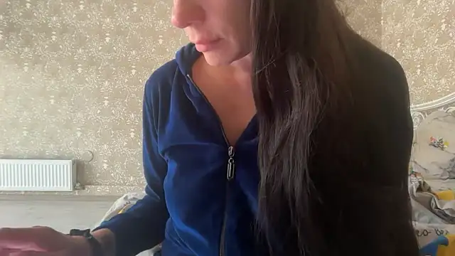 Angelinaa19 online show from April 23, 2026, 1:02 pm