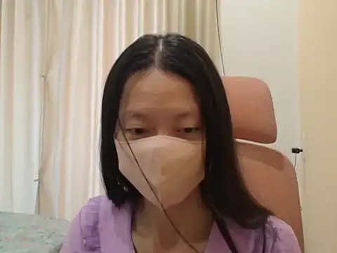 Lil-Cherries online show from January 18, 2026, 5:22 am