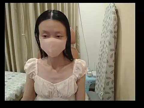 Lil-Cherries online show from June 14, 2026, 5:04 pm