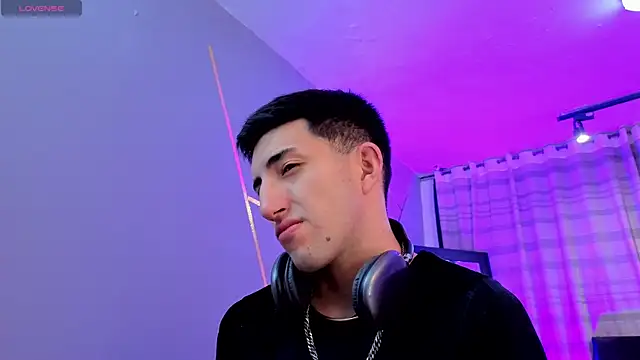 Un Sluttyy online show from December 17, 2025, 11:38 am