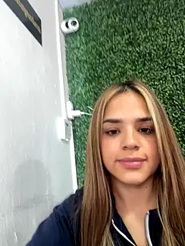 Snapshot of Sara__Secret chatting on November 27, 2025, 7:38 pm Sara Secret online show from November 27, 2025, 7:38 pm