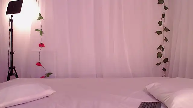 Snapshot of Belladonna_lips chatting on August 2, 2026, 1:04 am Belladonna lips online show from August 2, 2026, 1:04 am