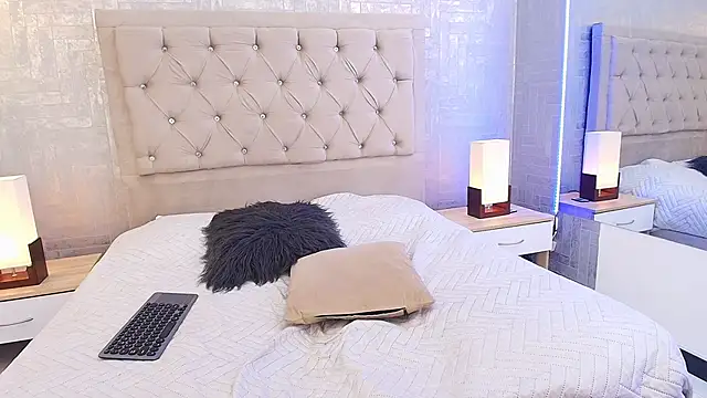 Snapshot of EmylyTaylor_FG chatting on November 12, 2025, 7:35 pm EmylyTaylor FG online show from November 12, 2025, 7:35 pm