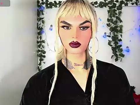 Snapshot of Sofia-hot_ chatting on November 18, 2025, 7:40 pm Sofia-hot online show from November 18, 2025, 7:40 pm